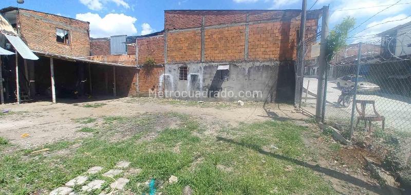Lote en Venta, Barrio Popular, Armenia - Más