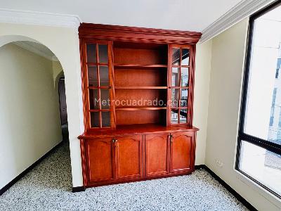 Apartamento de 3 alcobas en venta en Los Alpes, Pereira, 133 m² · foto 3 de 17