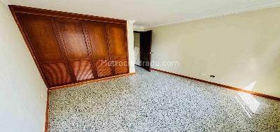 Apartamento de 3 alcobas en venta en Los Alpes, Pereira, 133 m² · foto 8 de 17