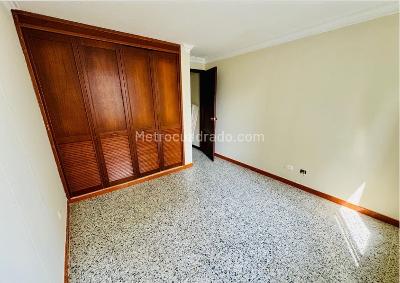 Apartamento de 3 alcobas en venta en Los Alpes, Pereira, 133 m² · foto 13 de 17
