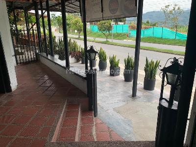 Casa de 5 alcobas en venta en Avenida Centenario, Armenia, 900 m² · foto 13 de 20