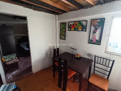 Casa de 5 alcobas en venta en Montevideo, Armenia, 107 m² · foto 2 de 20