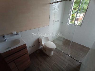 Casa de 5 alcobas en venta en Via Cerritos, Pereira, 300 m² · foto 2 de 19