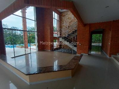 Casa de 5 alcobas en venta en Via Cerritos, Pereira, 300 m² · foto 13 de 19