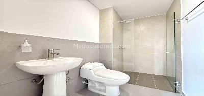 Apartamento de 2 alcobas en venta en Alamos, Pereira, 72 m² · foto 3 de 14