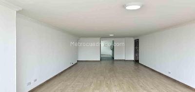 Apartamento de 3 alcobas en venta en Pinares, Pereira, 110 m² · foto 3 de 19