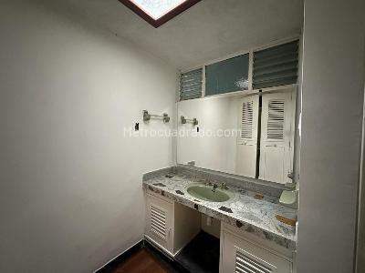 Casa de 5 alcobas en venta en Los Profesionales, Armenia, 320 m² · foto 4 de 9