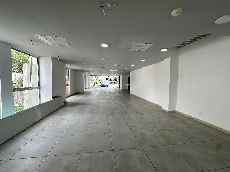 Local Comercial en Arriendo, Avenida Santander, Manizales - Mehr