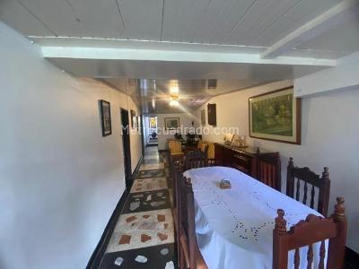 Casa de 5 alcobas en venta en Santa Teresita, Pereira, 225 m² · foto 3 de 10