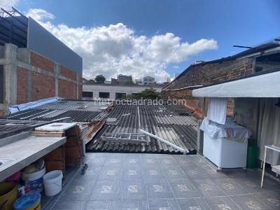 Casa de 5 alcobas en venta en Santa Teresita, Pereira, 225 m² · foto 9 de 10