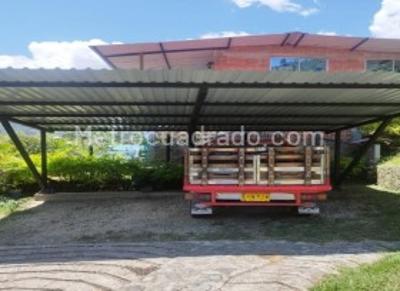 Casa de 3 alcobas en venta en Berlin, Ibagué, 766 m² · foto 3 de 20