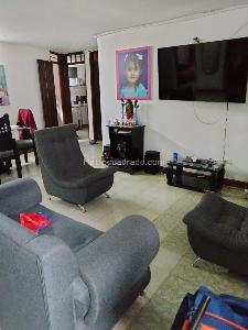 Casa de 5 alcobas en venta en Granada, Armenia, 192 m² · foto 2 de 16