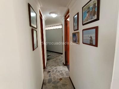 Apartamento de 2 alcobas en venta en Villa Carmenza, Manizales, 62 m² · foto 9 de 18