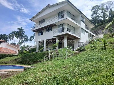 Casa en venta en San Bernardo Del Viento, Manizales · foto 2 de 16