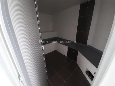 Apartamento de 2 alcobas en venta en Pinares, Pereira, 88 m² · foto 2 de 18