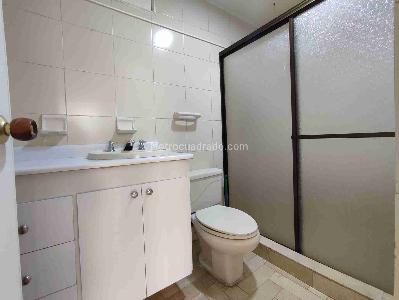 Apartamento de 5 alcobas en venta en Avenida 30 De Agosto, Pereira, 180 m² · foto 6 de 20
