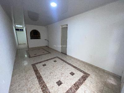 Casa de 5 alcobas en venta en Granada, Armenia, 216 m² · foto 10 de 20