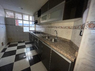Apartamento de 3 alcobas en venta en Los Profesionales, Armenia, 98 m² · foto 5 de 16