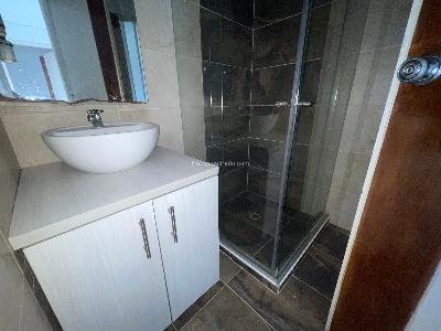 Apartamento de 3 alcobas en venta en Los Profesionales, Armenia, 98 m² · foto 9 de 16