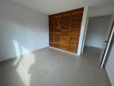 Apartamento de 3 alcobas en venta en Los Profesionales, Armenia, 98 m² · foto 13 de 16