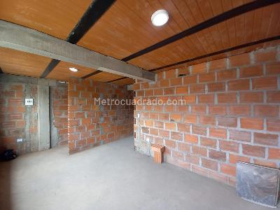 Apartamento de 2 alcobas en venta en El Paraiso, Pereira, 66 m² · foto 2 de 16