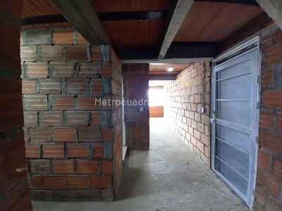 Apartamento de 2 alcobas en venta en El Paraiso, Pereira, 66 m² · foto 11 de 16