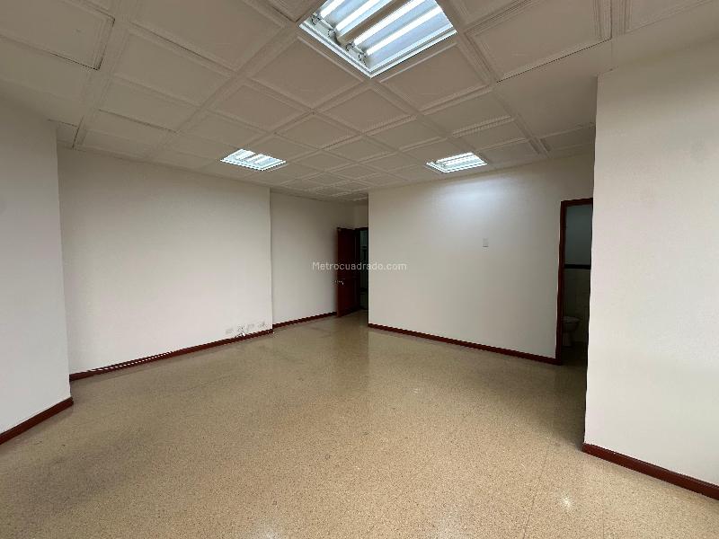 Oficina en Arriendo, Centro, Pereira - Más