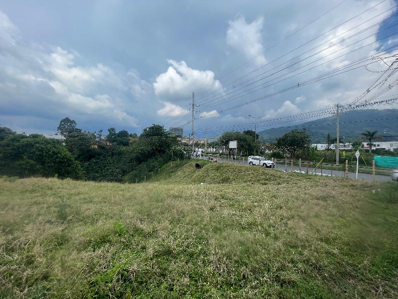 Lote en Venta, Avenida Centenario, Armenia - Más