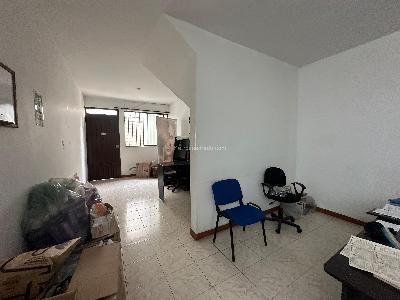 Casa de 5 alcobas en venta en Santa Teresita, Pereira, 210 m² · foto 12 de 17