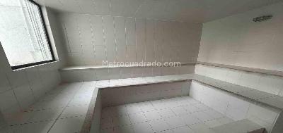 Apartaestudio en venta en Comuna Universidad / Barrio Pinares, Pereira, 56 m² · foto 2 de 16