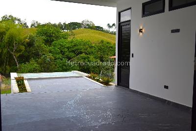 Casa de 3 alcobas en venta en Cerritos, Pereira, 415 m² · foto 2 de 20