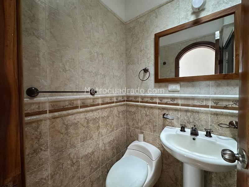 Apartamento en Arriendo, Avenida Alberto Mendoza, Manizales – další