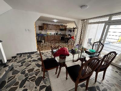 Casa de 5 alcobas en venta en Norte, Armenia, 210 m² · foto 3 de 12