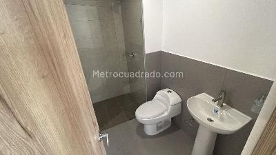 Apartamento en venta en Pinares, Pereira · foto 2 de 20