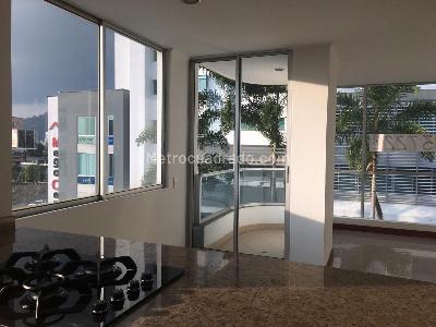 Apartamento de 3 alcobas en venta en Pinares, Pereira, 182 m² · foto 2 de 9