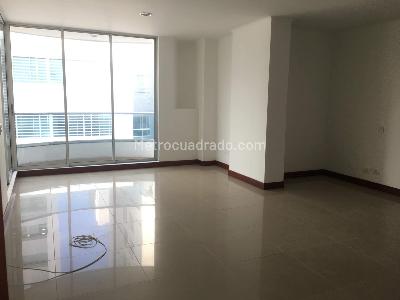 Apartamento de 3 alcobas en venta en Pinares, Pereira, 182 m² · foto 5 de 9