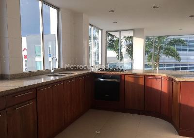 Apartamento de 3 alcobas en venta en Pinares, Pereira, 182 m² · foto 9 de 9