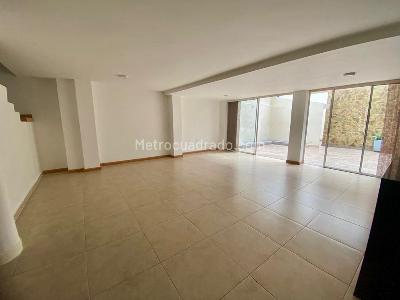 Casa de 4 alcobas en venta en Laureles, Armenia, 495 m² · foto 2 de 19