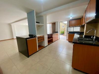 Casa de 4 alcobas en venta en Laureles, Armenia, 495 m² · foto 3 de 19