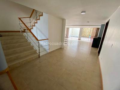 Casa de 4 alcobas en venta en Laureles, Armenia, 495 m² · foto 4 de 19