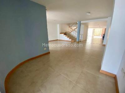 Casa de 4 alcobas en venta en Laureles, Armenia, 495 m² · foto 6 de 19