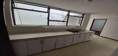 Apartamento de 4 alcobas en venta en Cable, Manizales, 168 m² · foto 14 de 18