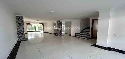 Casa de 3 alcobas en venta en Alamos, Pereira, 160 m² · foto 2 de 20