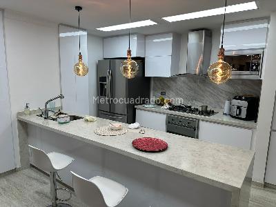 Apartamento de 3 alcobas en venta en Pinares, Pereira, 134 m² · foto 5 de 5