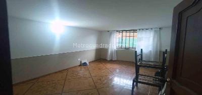 Apartamento de 3 alcobas en venta en Villa Nueva, Manizales, 81 m² · foto 7 de 10