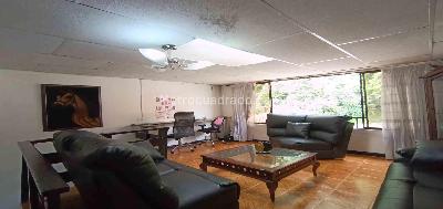 Casa de 5 alcobas en venta en Los Alcazares, Manizales, 256 m² · foto 2 de 20