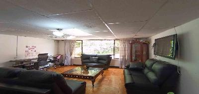 Casa de 5 alcobas en venta en Los Alcazares, Manizales, 256 m² · foto 3 de 20