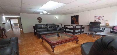 Casa de 5 alcobas en venta en Los Alcazares, Manizales, 256 m² · foto 4 de 20