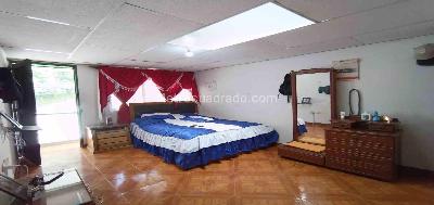 Casa de 5 alcobas en venta en Los Alcazares, Manizales, 256 m² · foto 6 de 20
