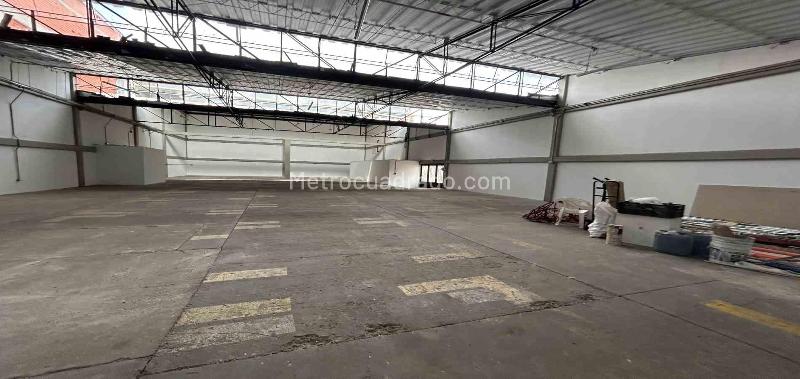Bodega en Arriendo, Av Simon Bolivar, Dosquebradas - Más
